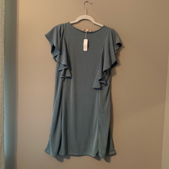 Charming Charlie ruffle sleeve dress - Picture 2 of 4